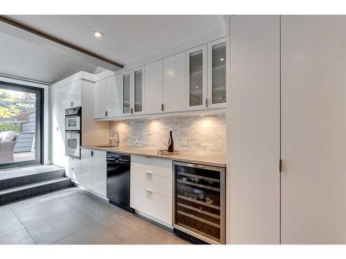 10-2200 Varsity Estates Drive Nw, Calgary, AB - Indoor Photo Showing Kitchen With Upgraded Kitchen