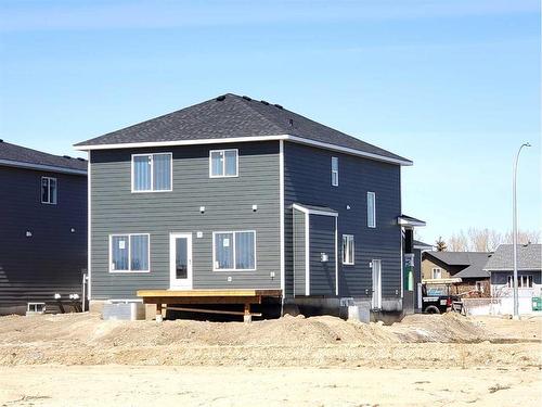 713 Mandalay Link, Carstairs, AB - Outdoor With Exterior