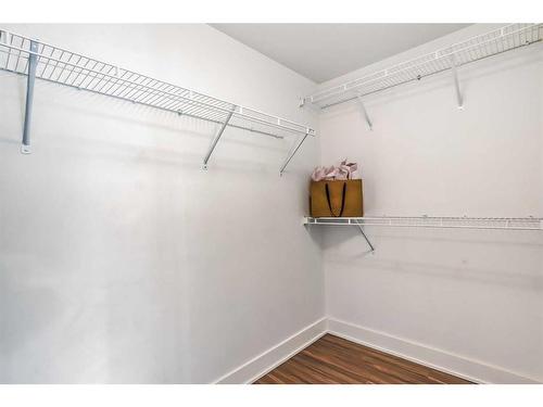 1007-550 Riverfront Avenue Se, Calgary, AB - Indoor With Storage