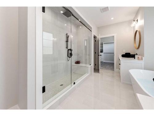 116 Centre Avenue Ne, Airdrie, AB - Indoor Photo Showing Bathroom