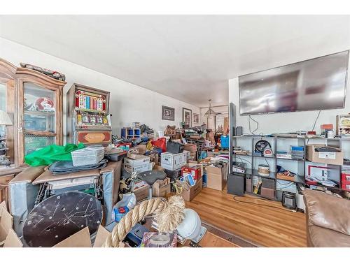 4719 Greenview Drive Ne, Calgary, AB - Indoor Photo Showing Other Room