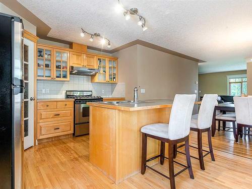 2632 31 Street Sw, Calgary, AB - Indoor Photo Showing Kitchen With Stainless Steel Kitchen