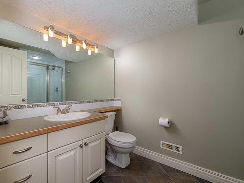 2632 31 Street Sw, Calgary, AB - Indoor Photo Showing Bathroom