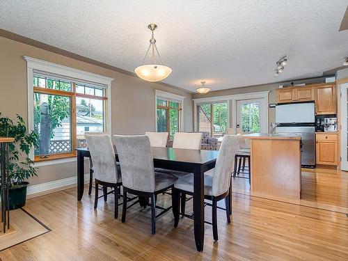 2632 31 Street Sw, Calgary, AB - Indoor Photo Showing Dining Room