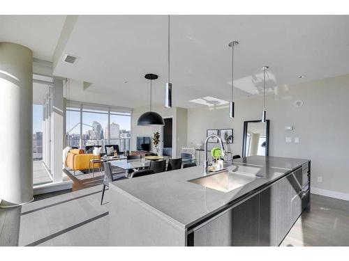 3802-1188 3 Street Se, Calgary, AB - Indoor Photo Showing Kitchen With Upgraded Kitchen