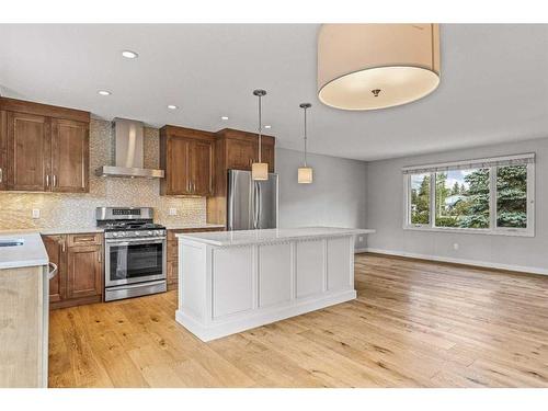 949 13Th Street, Canmore, AB - Indoor Photo Showing Kitchen With Upgraded Kitchen