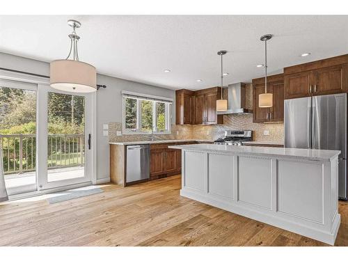 949 13Th Street, Canmore, AB - Indoor Photo Showing Kitchen With Upgraded Kitchen