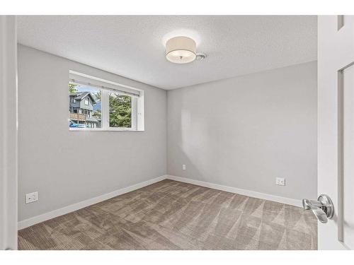 949 13Th Street, Canmore, AB - Indoor Photo Showing Other Room