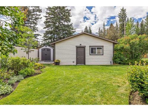 949 13Th Street, Canmore, AB - Outdoor