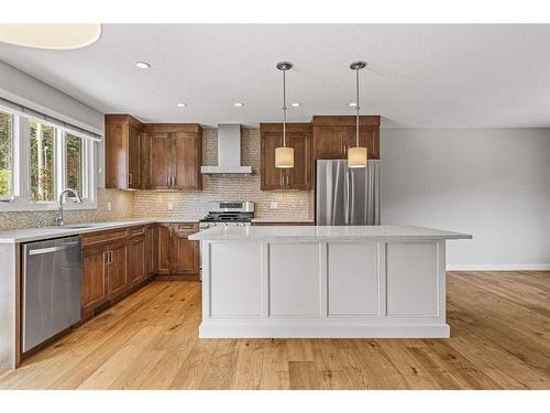 949 13Th Street, Canmore, AB - Indoor Photo Showing Kitchen With Upgraded Kitchen