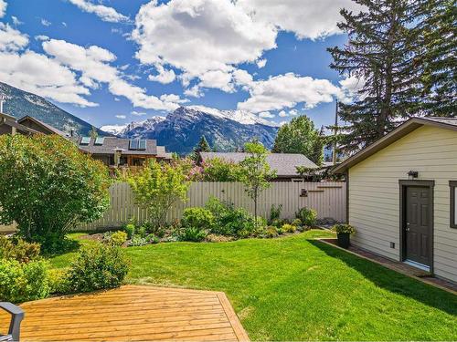 949 13Th Street, Canmore, AB - Outdoor