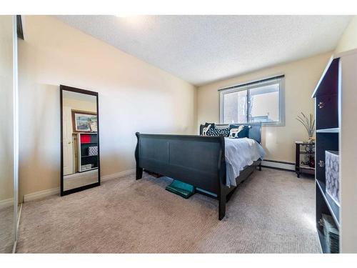 301-305 25 Avenue Sw, Calgary, AB - Indoor Photo Showing Bedroom
