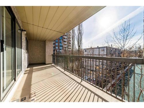 301-305 25 Avenue Sw, Calgary, AB - Outdoor With Balcony With Exterior