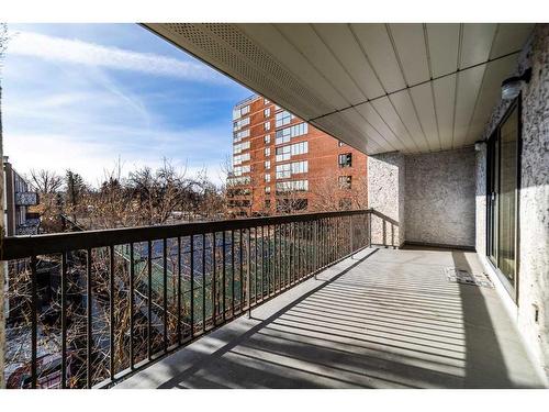 301-305 25 Avenue Sw, Calgary, AB - Outdoor With Balcony With Exterior
