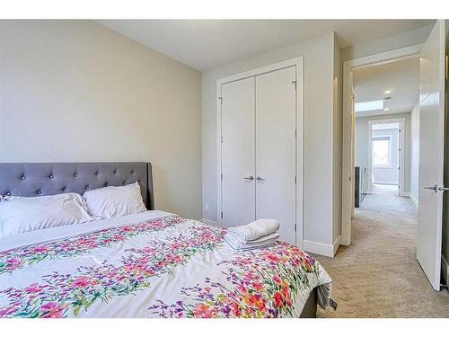 2422 37 Street Sw, Calgary, AB - Indoor Photo Showing Bedroom