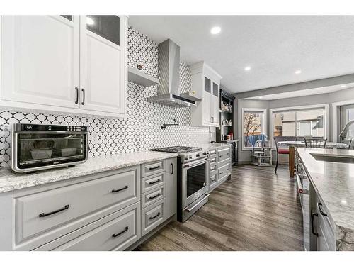 286 Taravista Drive Ne, Calgary, AB - Indoor Photo Showing Kitchen With Upgraded Kitchen