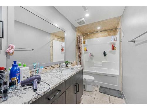 286 Taravista Drive Ne, Calgary, AB - Indoor Photo Showing Bathroom