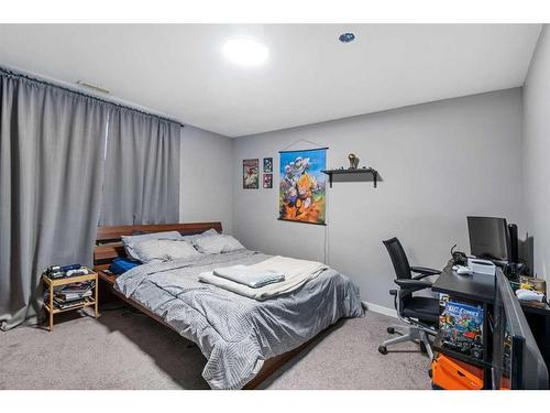 1678 New Brighton Drive Se, Calgary, AB - Indoor Photo Showing Bedroom