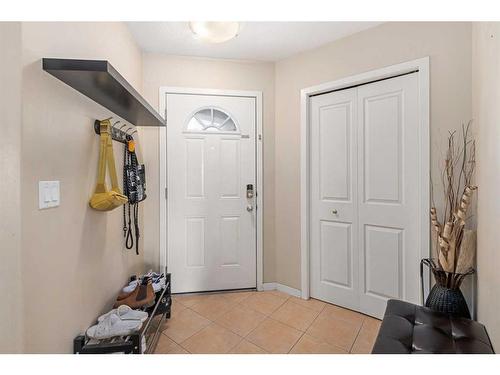 1678 New Brighton Drive Se, Calgary, AB - Indoor Photo Showing Other Room
