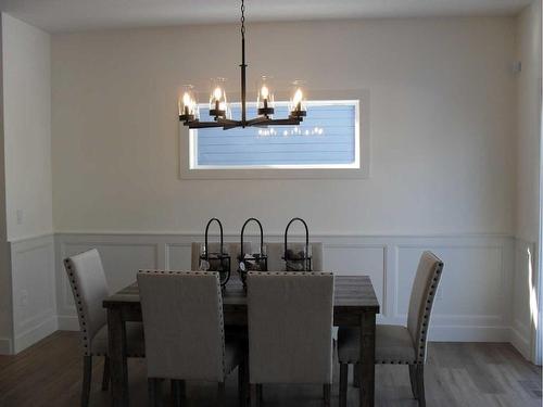 804 Mandalay Boulevard, Carstairs, AB - Indoor Photo Showing Dining Room
