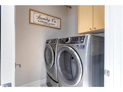 5030 21A Street Sw, Calgary, AB - Indoor Photo Showing Laundry Room