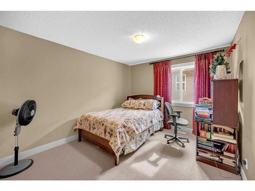 72 Sherwood Way Nw, Calgary, AB - Indoor Photo Showing Bedroom