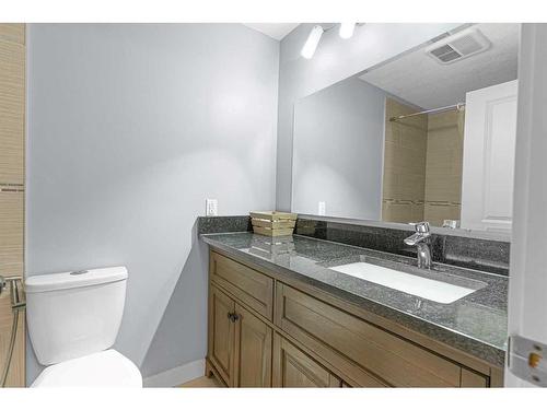 381 Evanspark Circle Nw, Calgary, AB - Indoor Photo Showing Bathroom