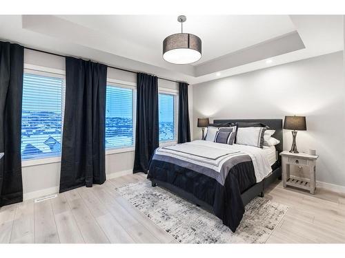 3048 85 Street Sw, Calgary, AB - Indoor Photo Showing Bedroom