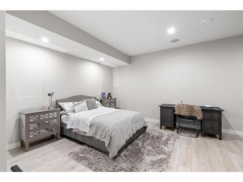 3048 85 Street Sw, Calgary, AB - Indoor Photo Showing Bedroom
