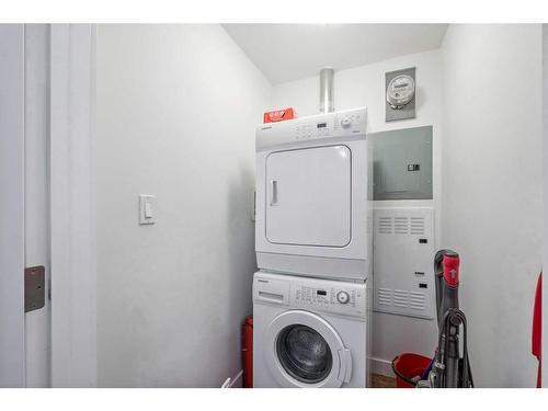 1803-8880 Horton Road Sw, Calgary, AB - Indoor Photo Showing Laundry Room