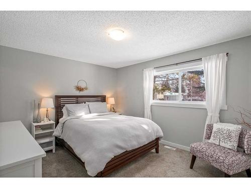 11468 Braniff Road Sw, Calgary, AB - Indoor Photo Showing Bedroom