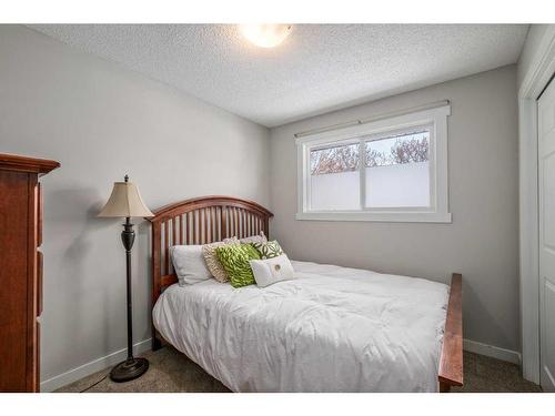 11468 Braniff Road Sw, Calgary, AB - Indoor Photo Showing Bedroom