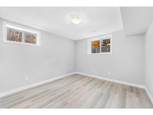 471 Northmount Drive Nw, Calgary, AB - Indoor Photo Showing Other Room