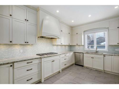 4722 21A Street Sw, Calgary, AB - Indoor Photo Showing Kitchen With Upgraded Kitchen