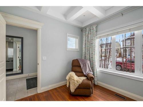 4722 21A Street Sw, Calgary, AB - Indoor Photo Showing Other Room
