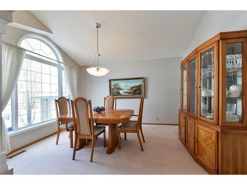 2281 Sirocco Drive Sw, Calgary, AB - Indoor Photo Showing Dining Room