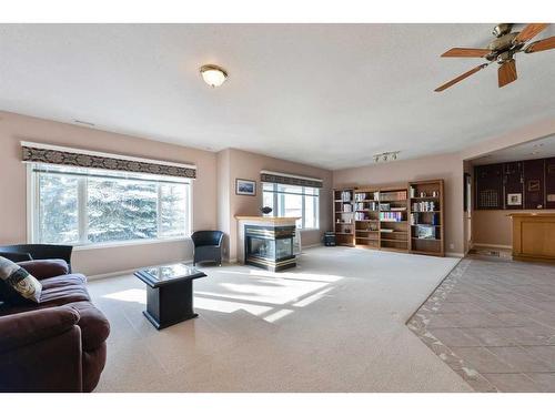 2281 Sirocco Drive Sw, Calgary, AB - Indoor Photo Showing Living Room