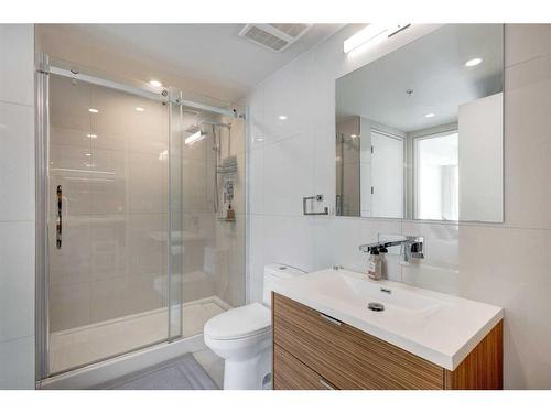 509-1020 9 Avenue Se, Calgary, AB - Indoor Photo Showing Bathroom