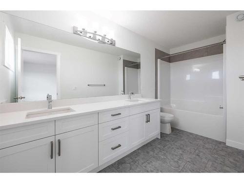 171 Sundown Crescent, Cochrane, AB - Indoor Photo Showing Bathroom