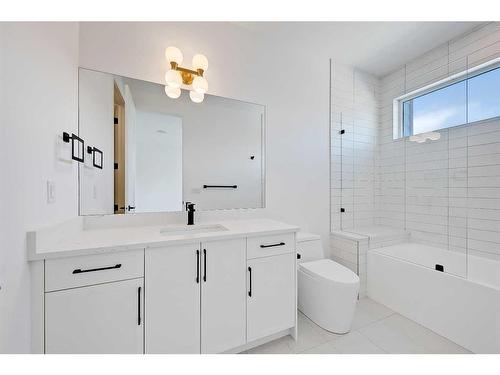 909 32 Street Nw, Calgary, AB - Indoor Photo Showing Bathroom