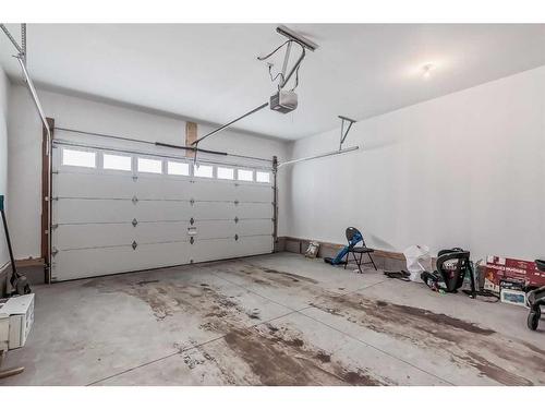 136 Lakewood Circle, Strathmore, AB - Indoor Photo Showing Garage