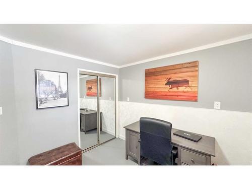 617 4 Avenue, Sundre, AB - Indoor Photo Showing Office