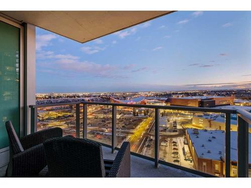 2105-433 11 Avenue Se, Calgary, AB - Outdoor With Balcony With View