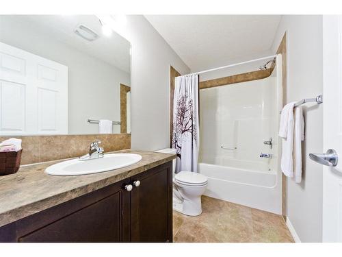 206-620 Luxstone Landing Sw, Airdrie, AB - Indoor Photo Showing Bathroom