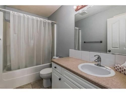 62 Kingston Drive, Red Deer, AB - Indoor Photo Showing Bathroom