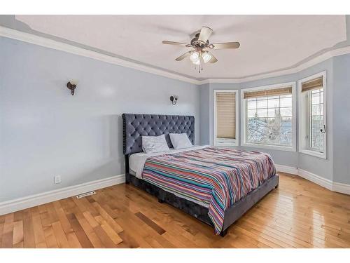 62 Kingston Drive, Red Deer, AB - Indoor Photo Showing Bedroom