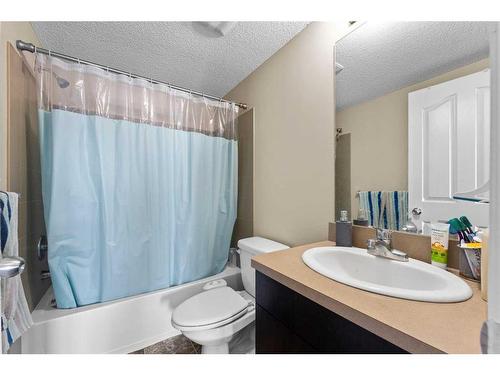 404-7130 80 Avenue Ne, Calgary, AB - Indoor Photo Showing Bathroom