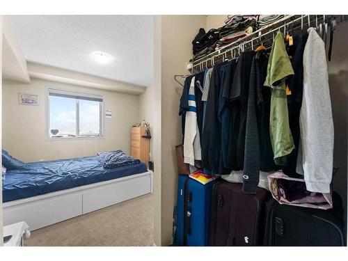 404-7130 80 Avenue Ne, Calgary, AB - Indoor Photo Showing Bedroom