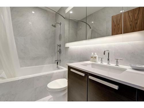 1001-738 1 Avenue Sw, Calgary, AB - Indoor Photo Showing Bathroom