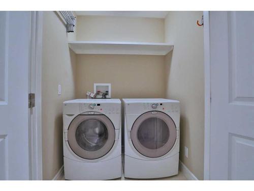 2127 Broadview Road Nw, Calgary, AB - Indoor Photo Showing Laundry Room